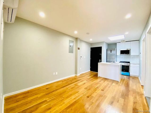 12615 Jamaica Avenue, Richmond Hill, NY 11418