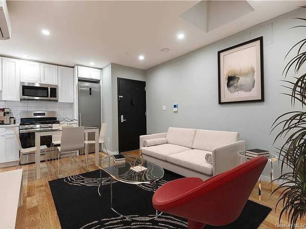 12615 Jamaica Avenue, Richmond Hill, NY 11418 — photo 2