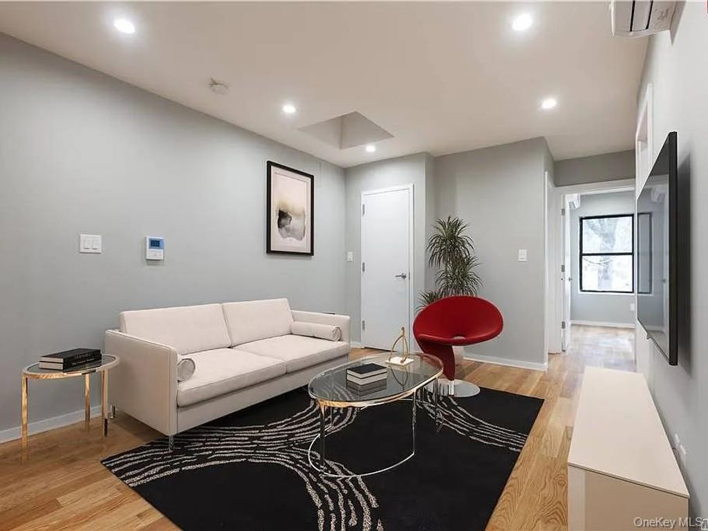 12615 Jamaica Avenue, Richmond Hill, NY 11418 — photo 3