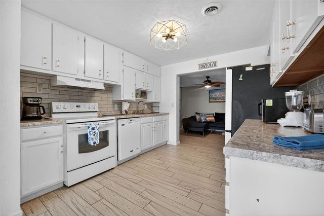 8 POINSETTIA DRIVE, Ormond Beach, FL 32176