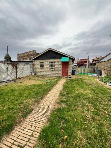 111 Auriles St, Duquesne, PA 15110