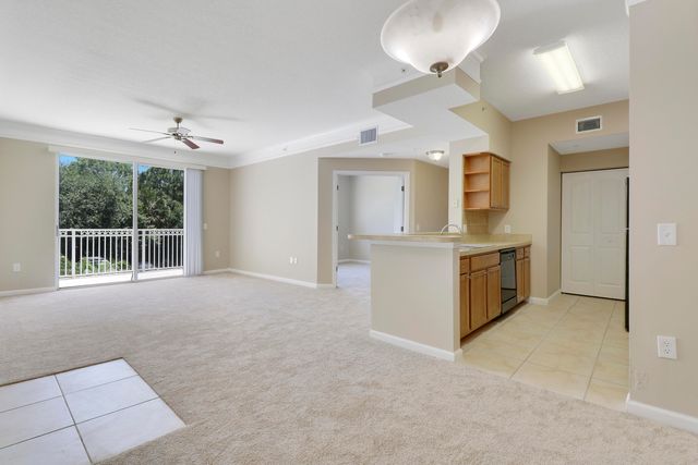 9211 Myrtlewood Circle W, Palm Beach Gardens, FL 33418