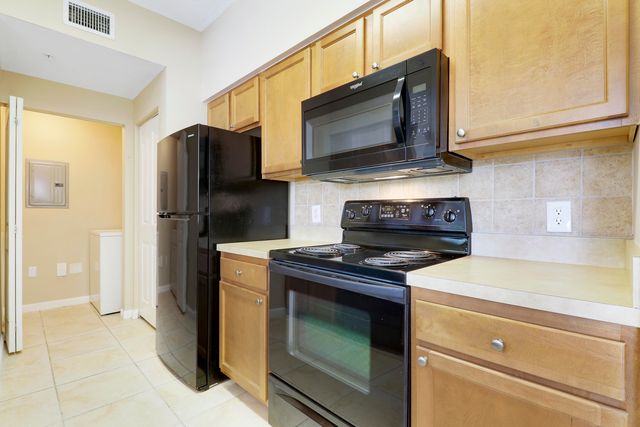 9211 Myrtlewood Circle W, Palm Beach Gardens, FL 33418