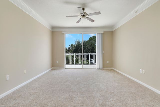 9211 Myrtlewood Circle W, Palm Beach Gardens, FL 33418