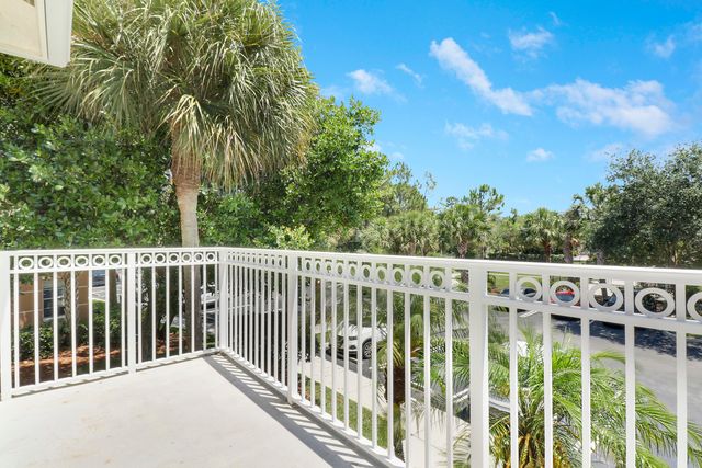 9211 Myrtlewood Circle W, Palm Beach Gardens, FL 33418