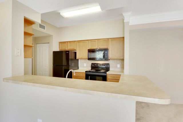 9211 Myrtlewood Circle W, Palm Beach Gardens, FL 33418