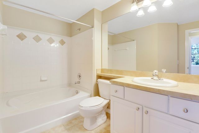 9211 Myrtlewood Circle W, Palm Beach Gardens, FL 33418