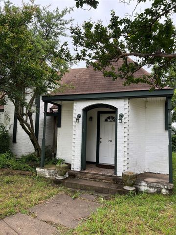 710 W Main Street, Denison, TX 75020