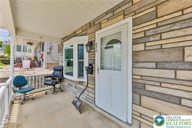 230 Carbon Street, Lehighton Boro, PA 18235