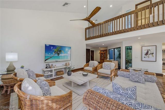 9 Las Brisas WAY 10, Naples, FL 34108