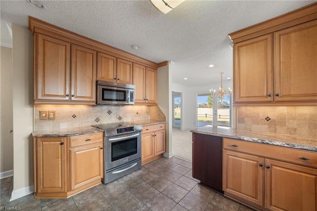 116 Spyglass Drive, Advance, NC 27006