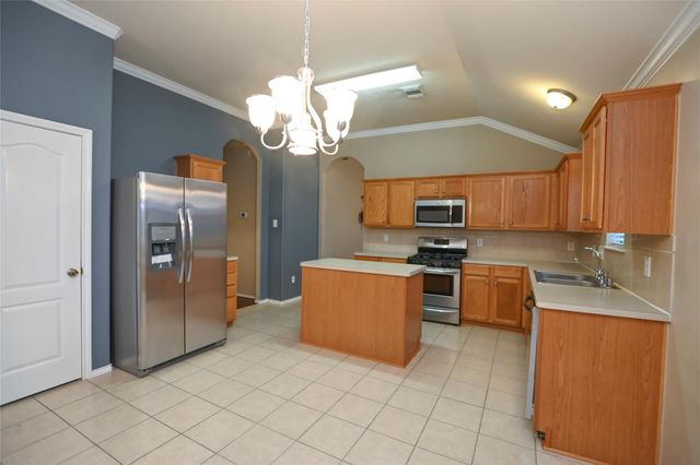 6104 Promenade Lane, Pearland, TX 77584