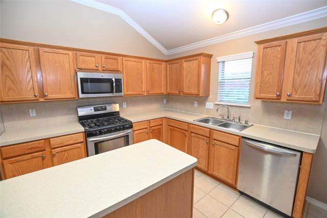 6104 Promenade Lane, Pearland, TX 77584