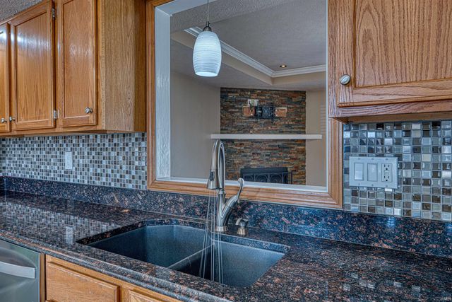 8988 Camelot Drive, Newburgh, IN 47630