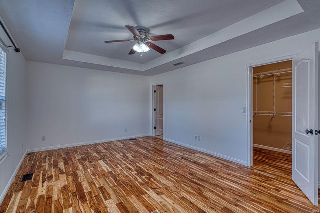 8988 Camelot Drive, Newburgh, IN 47630