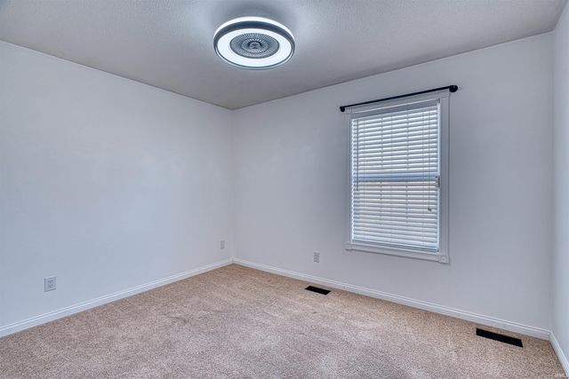 8988 Camelot Drive, Newburgh, IN 47630