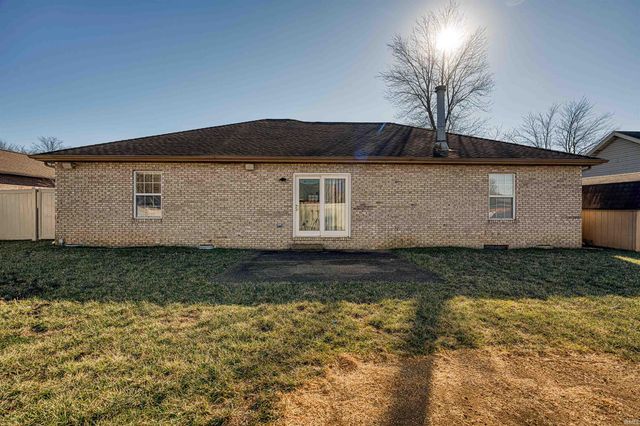 8988 Camelot Drive, Newburgh, IN 47630