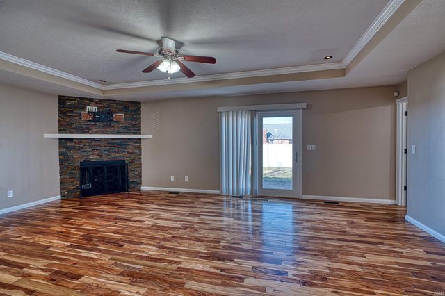 8988 Camelot Drive, Newburgh, IN 47630