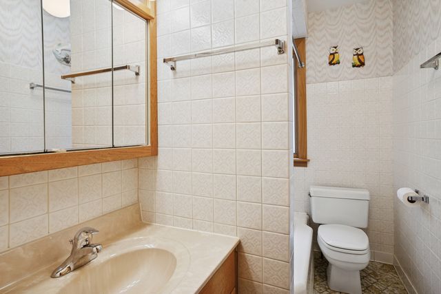 2324 N 73rd Court, Elmwood Park, IL 60707