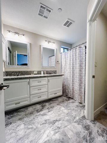 17950 Zurich Ct, Tehachapi, CA 93561