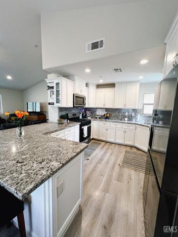 17950 Zurich Ct, Tehachapi, CA 93561