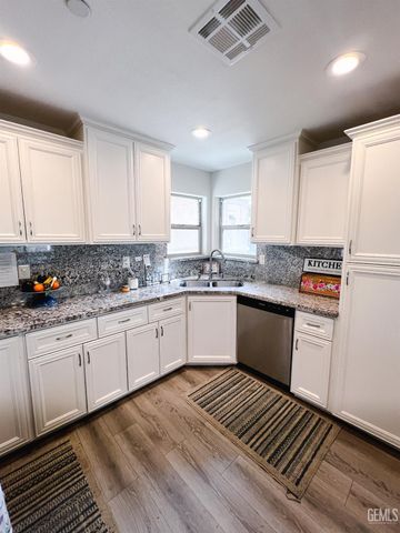 17950 Zurich Ct, Tehachapi, CA 93561