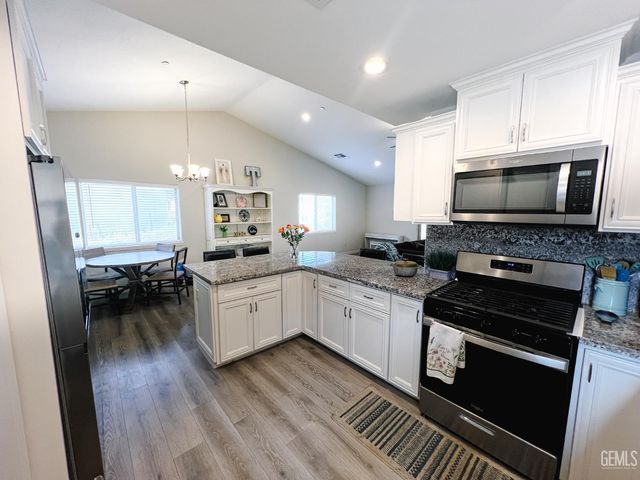 17950 Zurich Ct, Tehachapi, CA 93561