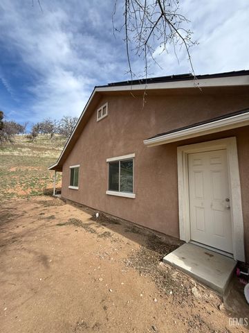17950 Zurich Ct, Tehachapi, CA 93561