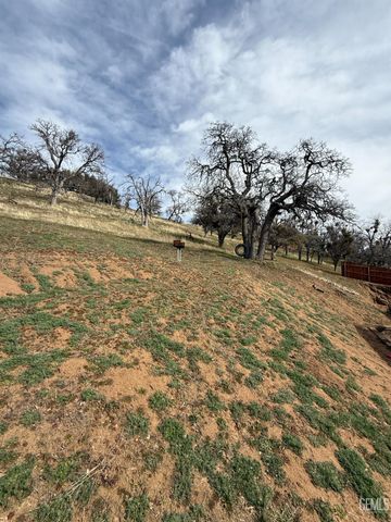 17950 Zurich Ct, Tehachapi, CA 93561