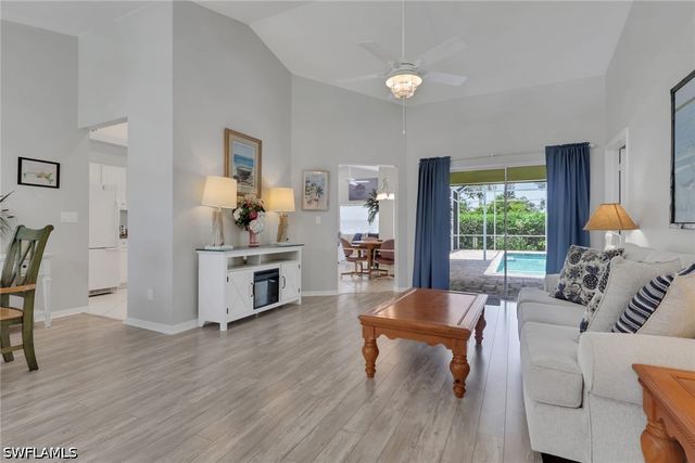 505 Raven WAY, Naples, FL 34110