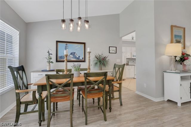 505 Raven WAY, Naples, FL 34110