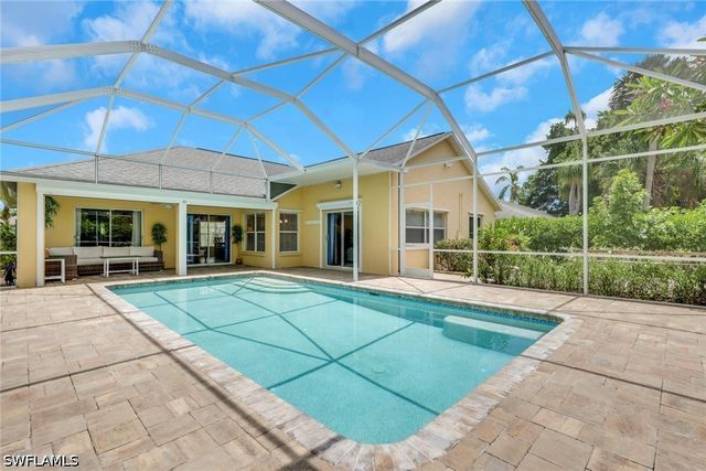 505 Raven WAY, Naples, FL 34110