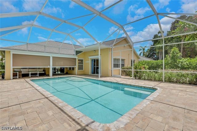 505 Raven WAY, Naples, FL 34110