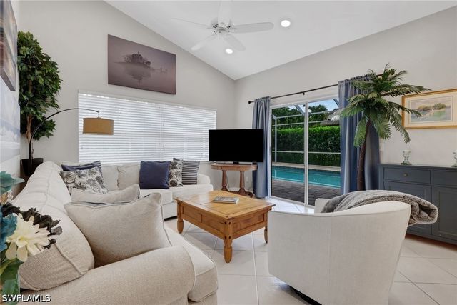 505 Raven WAY, Naples, FL 34110