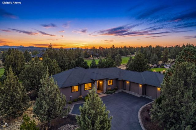 704 Golden Pheasant Drive, Redmond, OR 97756