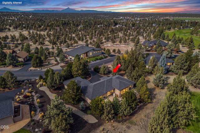 704 Golden Pheasant Drive, Redmond, OR 97756