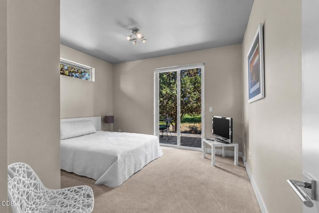 704 Golden Pheasant Drive, Redmond, OR 97756