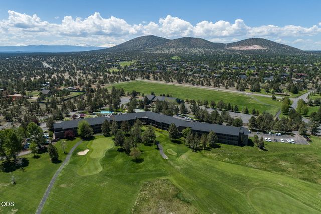 704 Golden Pheasant Drive, Redmond, OR 97756