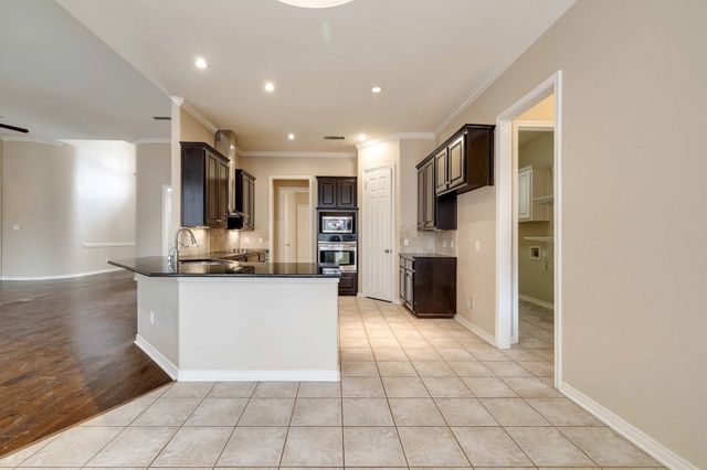 2817 Newburyport Avenue, Garland, TX 75044