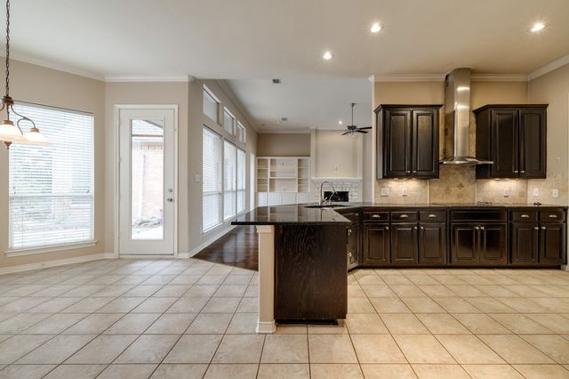 2817 Newburyport Avenue, Garland, TX 75044