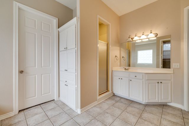 2817 Newburyport Avenue, Garland, TX 75044