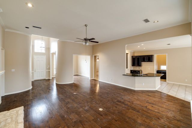 2817 Newburyport Avenue, Garland, TX 75044