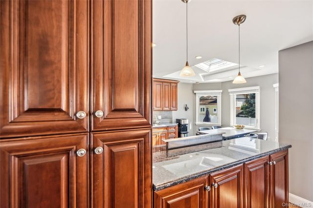 542 N Suffolk Avenue, Massapequa, NY 11758