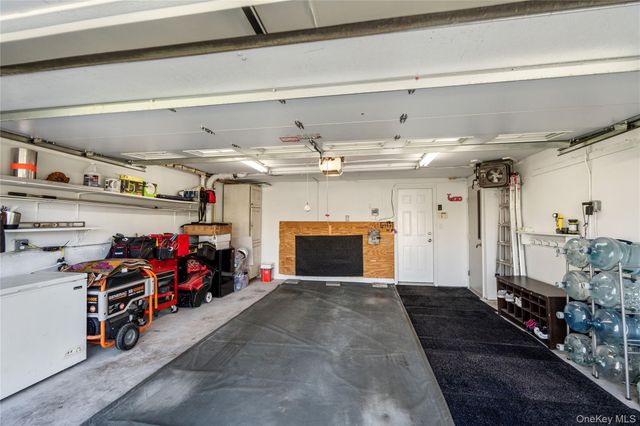 542 N Suffolk Avenue, Massapequa, NY 11758