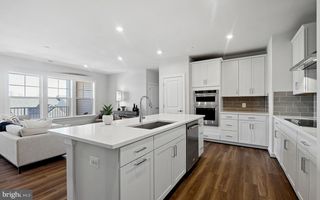 5810 MOONSTONE WAY #401, Haymarket, VA 20169