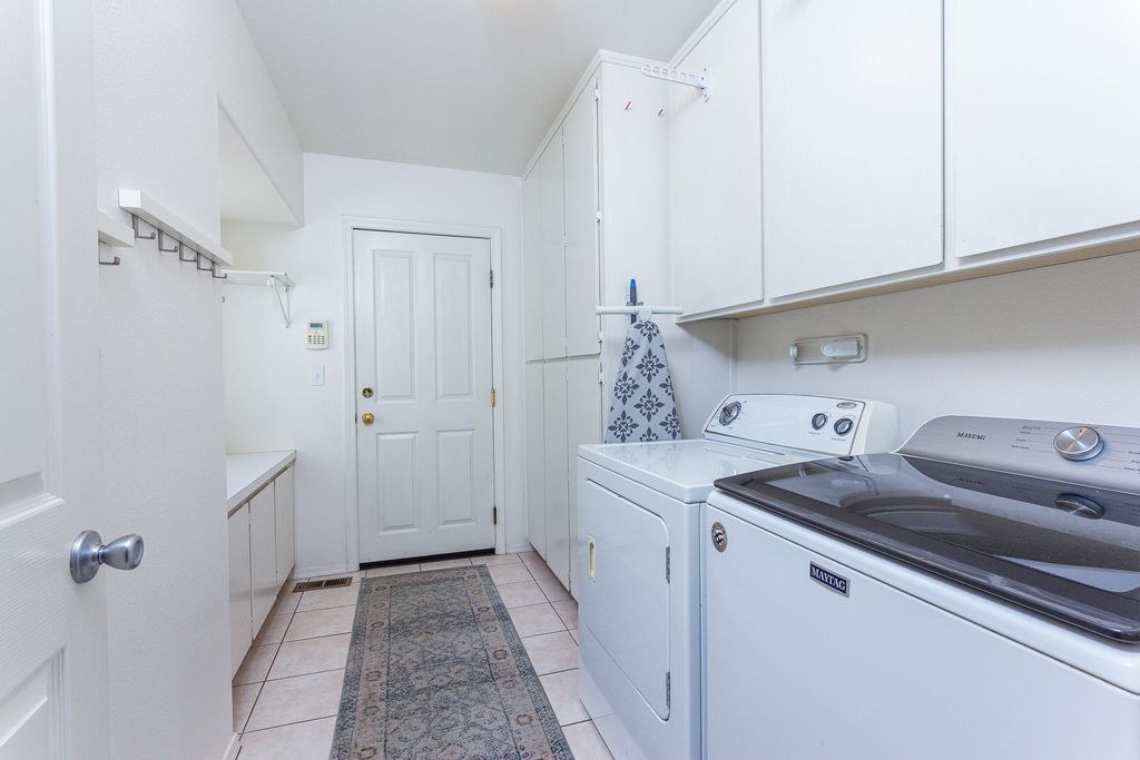 Image 16 of property listing at 41041 Mynatt Drive, Three Rivers, CA 93271