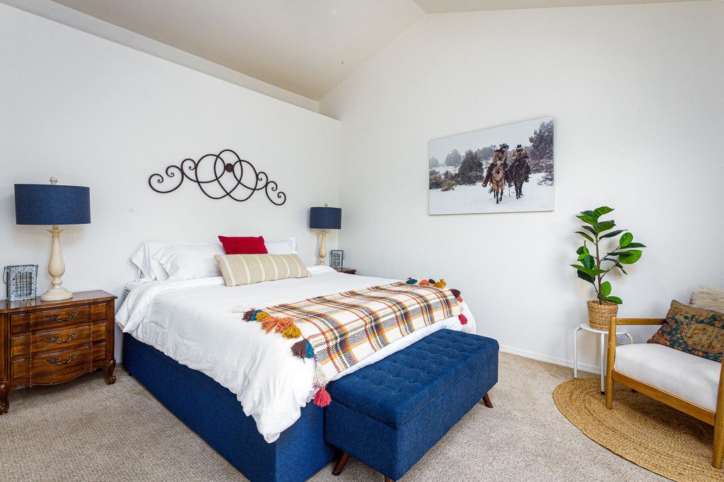 Image 17 of property listing at 41041 Mynatt Drive, Three Rivers, CA 93271