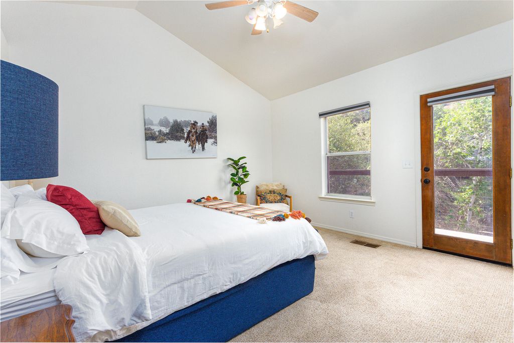 Image 18 of property listing at 41041 Mynatt Drive, Three Rivers, CA 93271