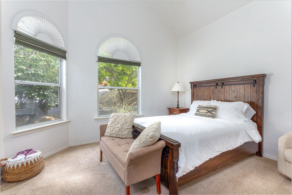 Image 19 of property listing at 41041 Mynatt Drive, Three Rivers, CA 93271