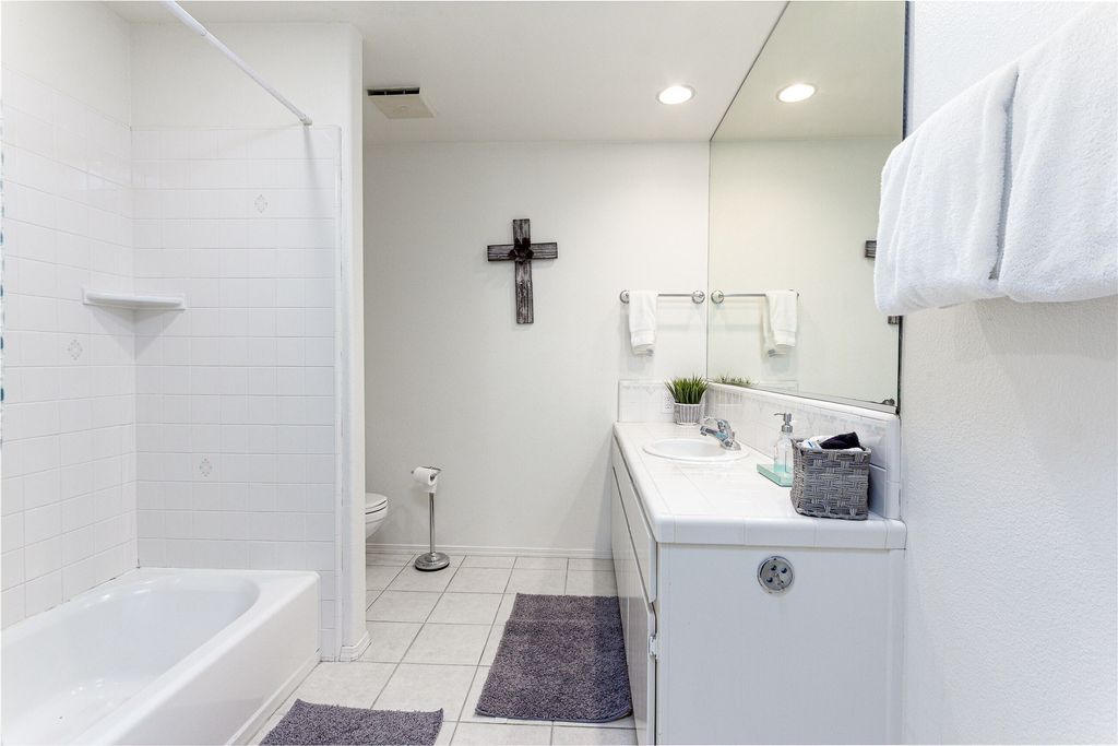 Image 22 of property listing at 41041 Mynatt Drive, Three Rivers, CA 93271
